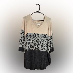 Maurice’s sweater size XL